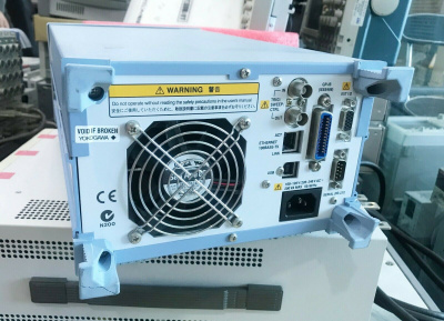 Источник постоянного тока и напряжения Yokogawa GS610 программируемый